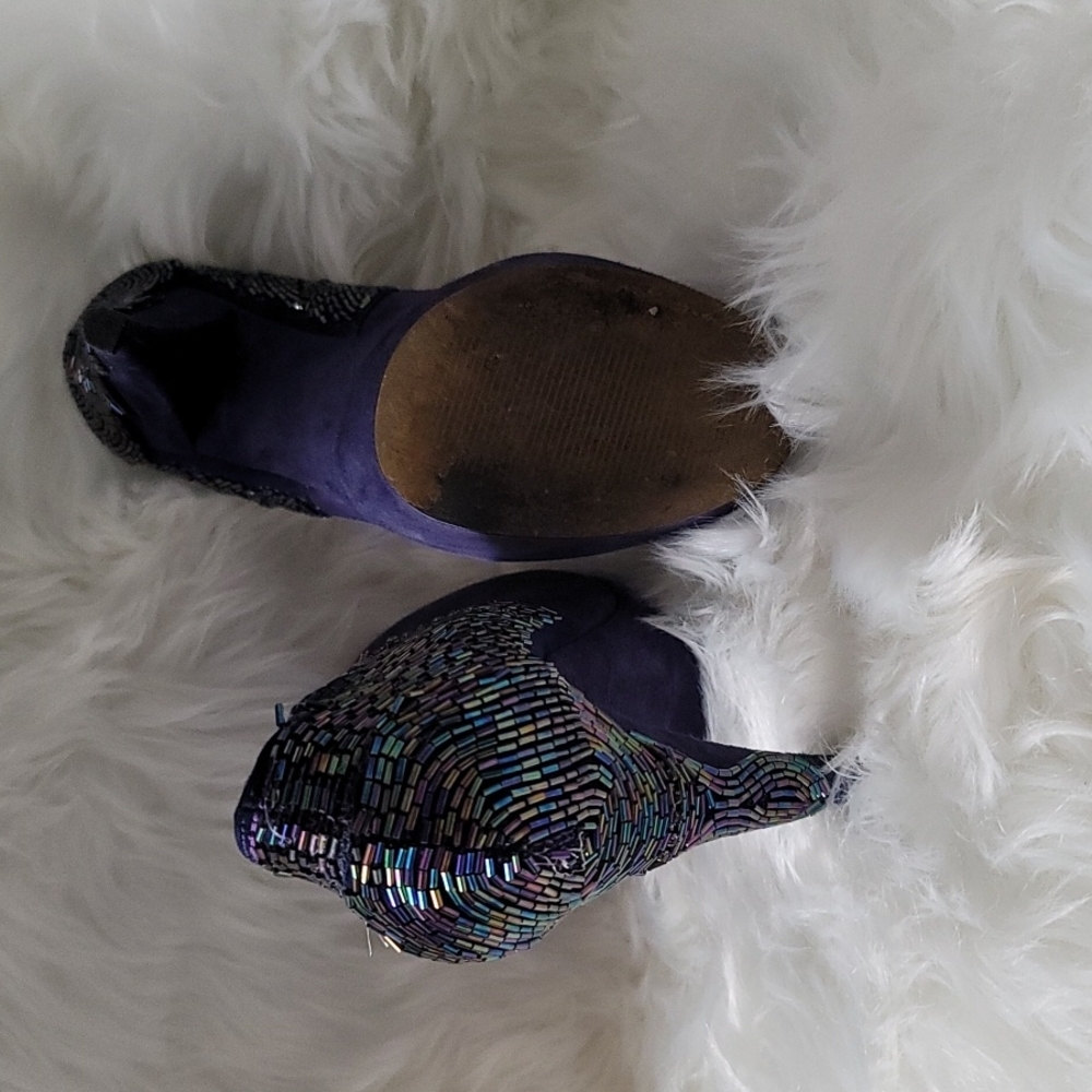 Shoes - Picture 3 of 4
